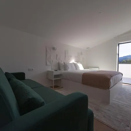 مزرعة للإقامة Raposa - *