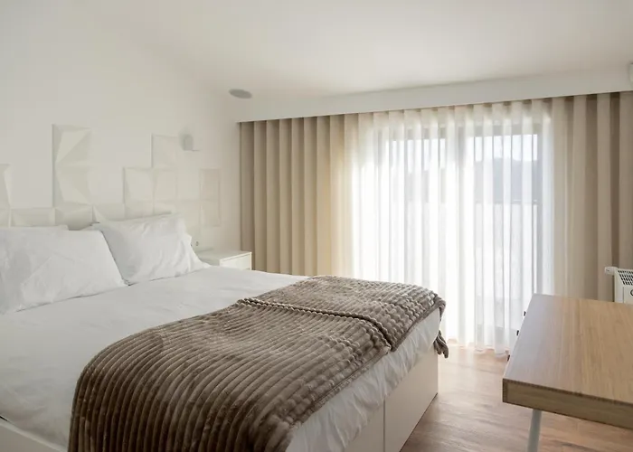 مزرعة للإقامة Raposa - *