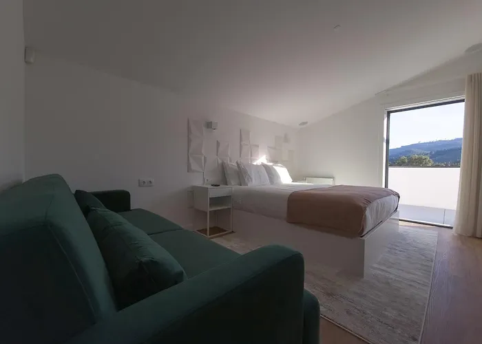 مزرعة للإقامة Raposa - *